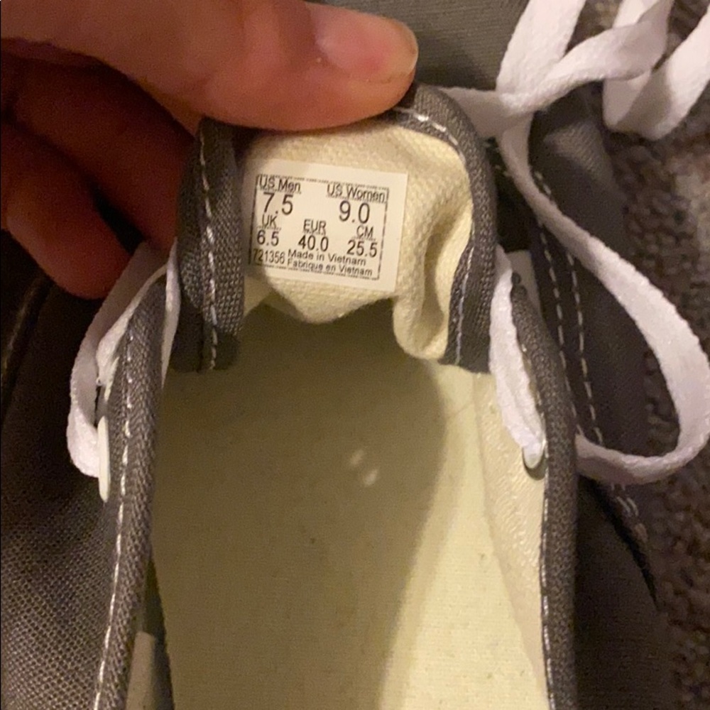 converse - Picture 3 of 3